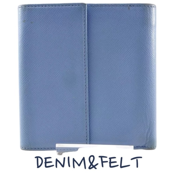 💙🩵Salvatore Ferragamo Light Blue Leather Gancini Bi-Fold Compact Wallet 💙🩵 - Picture 2 of 11